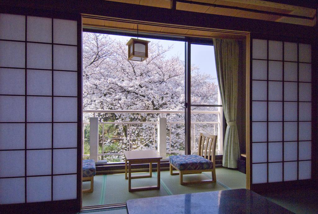 Mikasa Hotel Nara Bagian luar foto