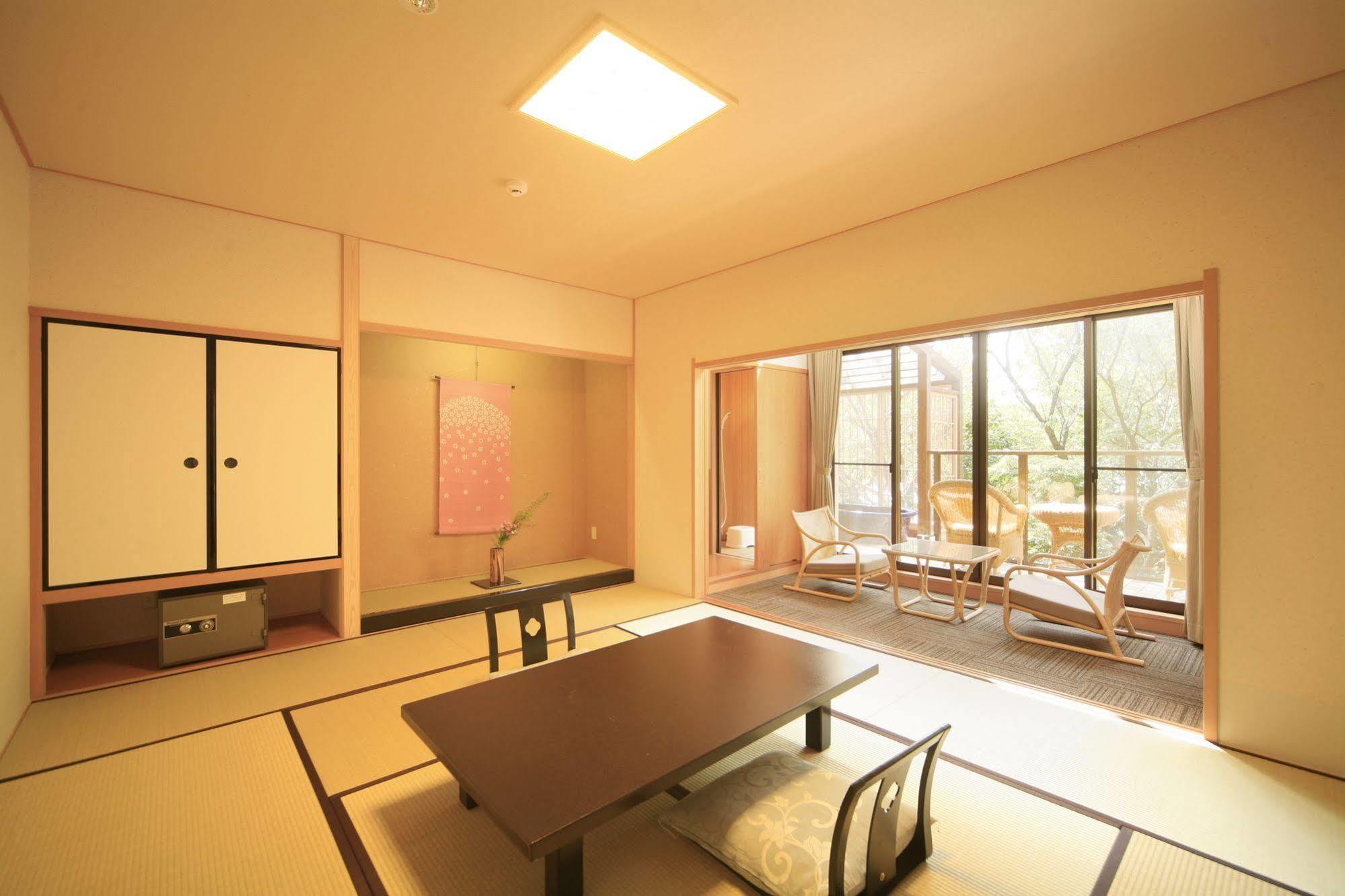 Mikasa Hotel Nara Bagian luar foto