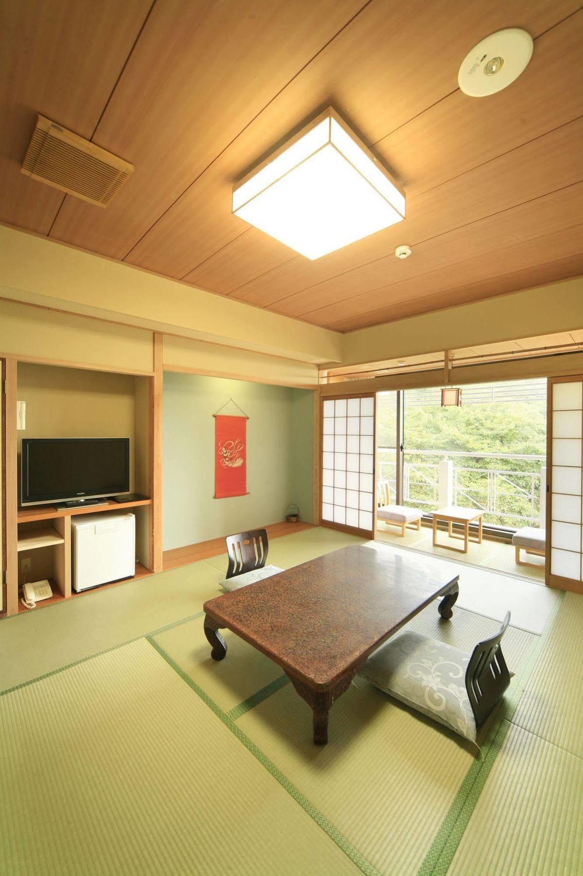 Mikasa Hotel Nara Bagian luar foto