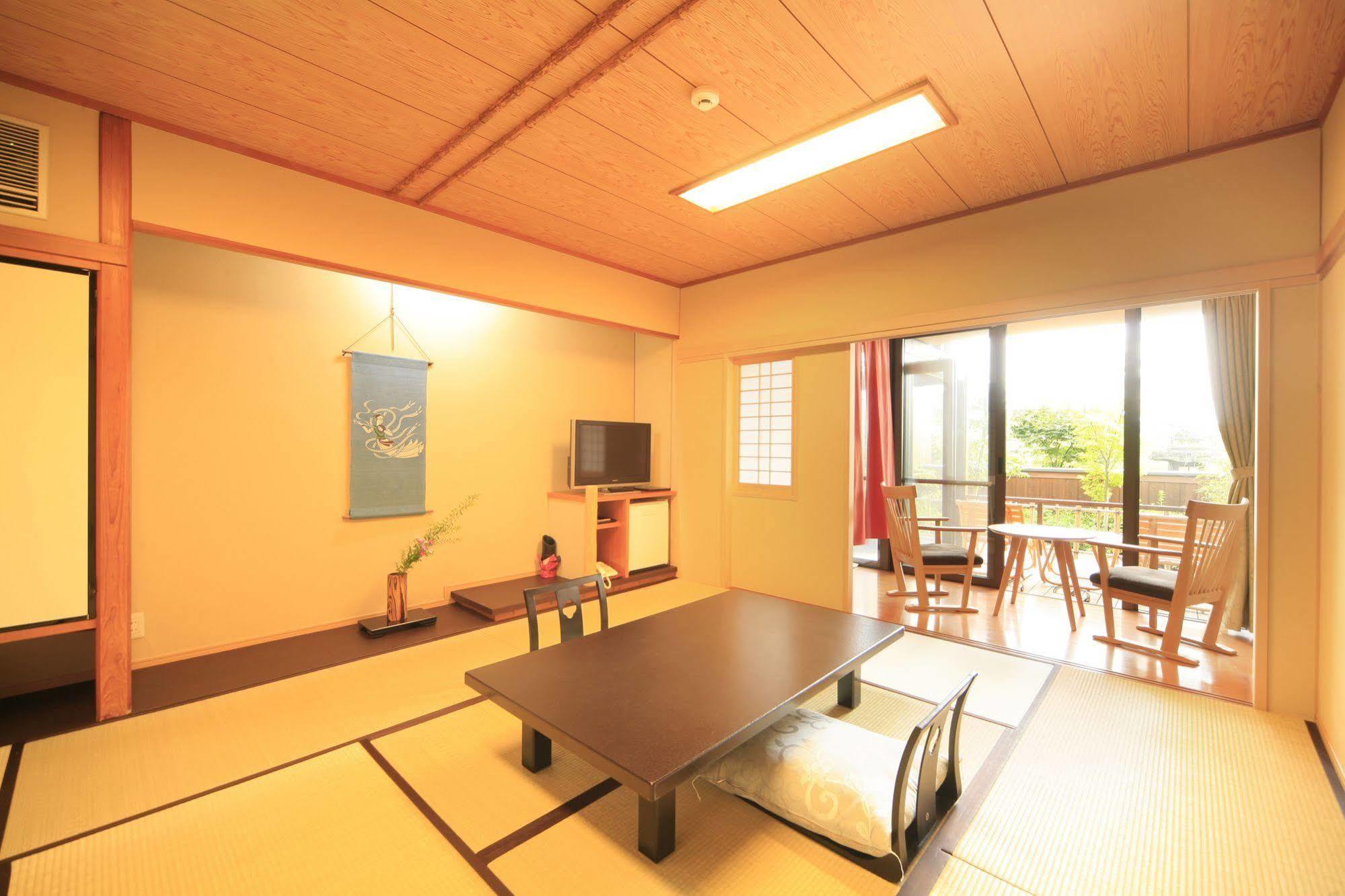 Mikasa Hotel Nara Bagian luar foto