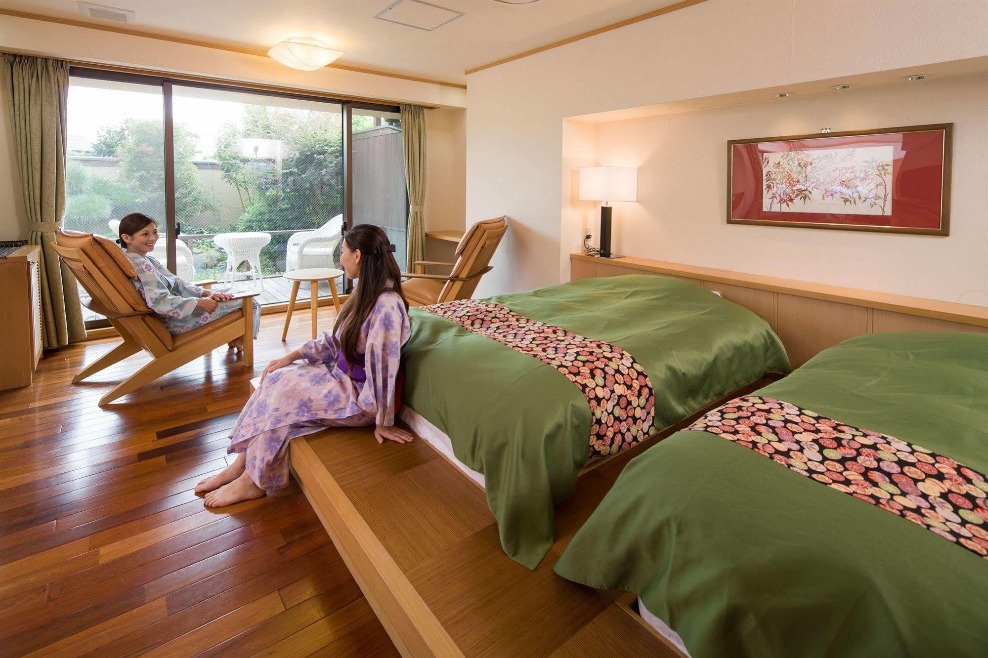Mikasa Hotel Nara Bagian luar foto