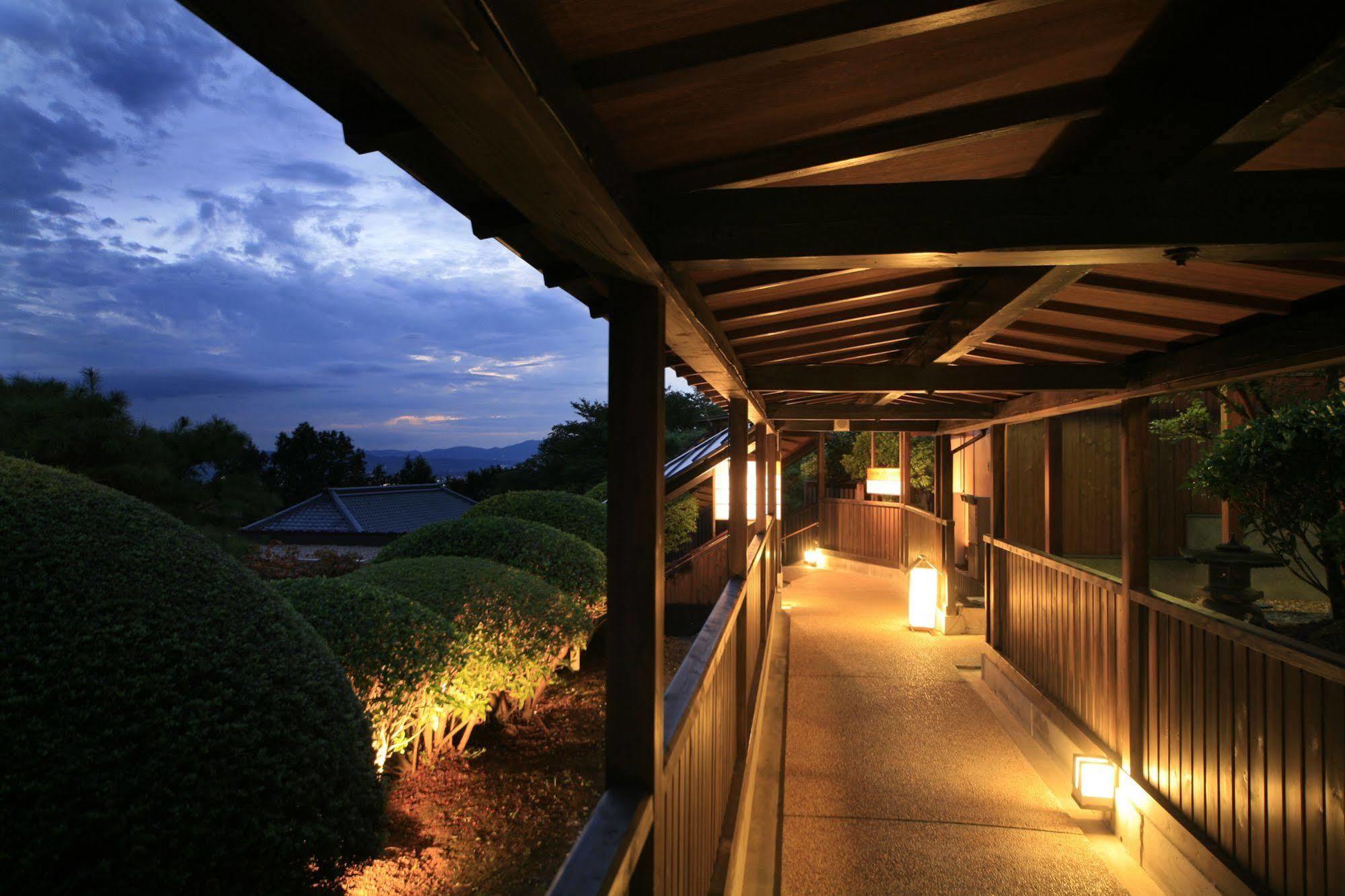 Mikasa Hotel Nara Bagian luar foto